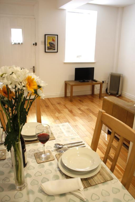 The Shop By Treetop Property Cirencester Kamer foto